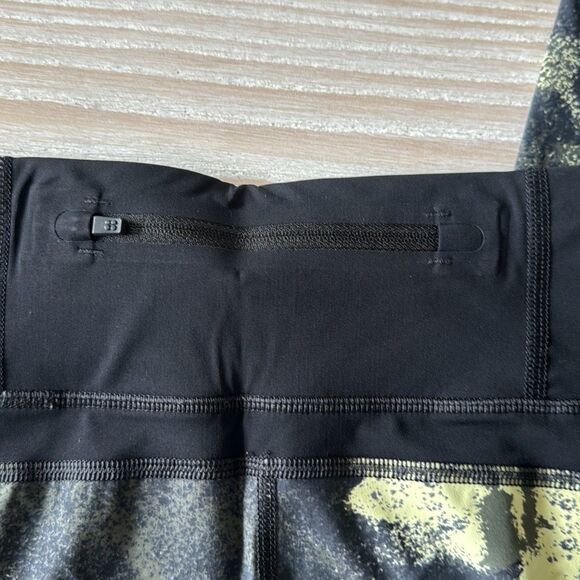 Zero Gravity High-Waisted Running Leggings In All Black Size Medium - Picture 8 of 11